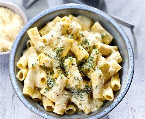 Rigatoni 4 Quesos y Nueces
